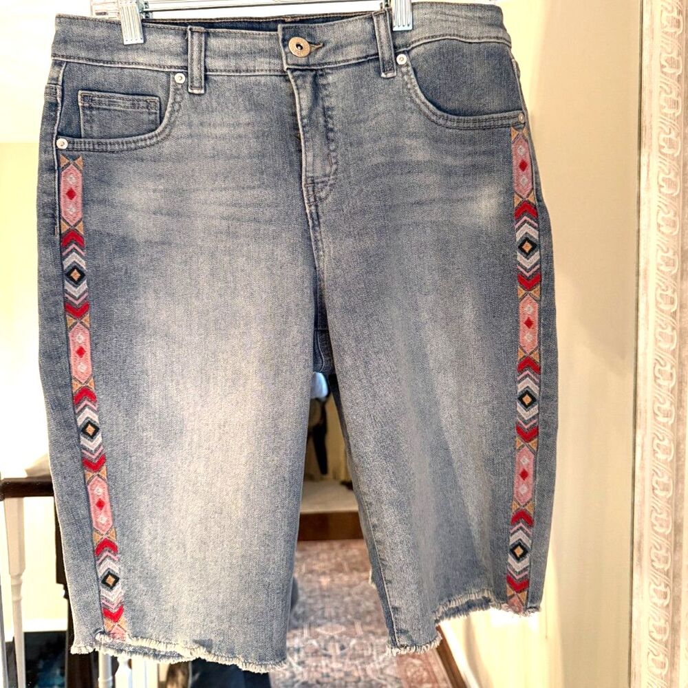 Boho Festival Embroidered Bermuda Jean Shorts